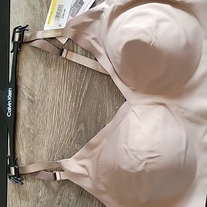 Calvin Klein INVISIBLE COMFORT Bralette Medium